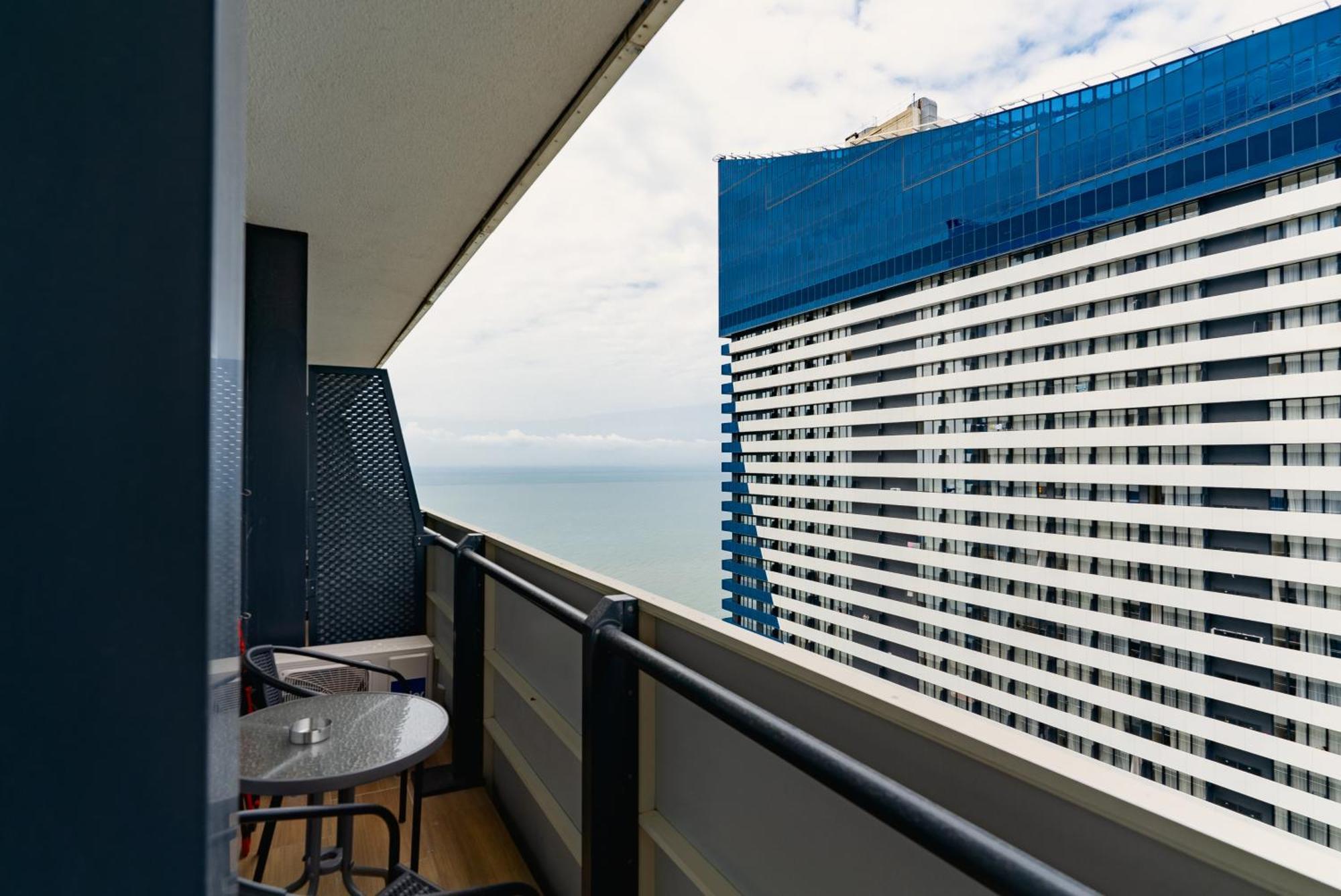 Апартаменты Habiby Orbi Sea Towers Батуми Экстерьер фото